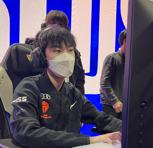 FNC绝杀EDG,Jankos拿下关键大龙成都决赛之夜2:1(广州) FNC绝杀EDG,Jankos拿下关键大龙成都决赛之夜2:1(广州)