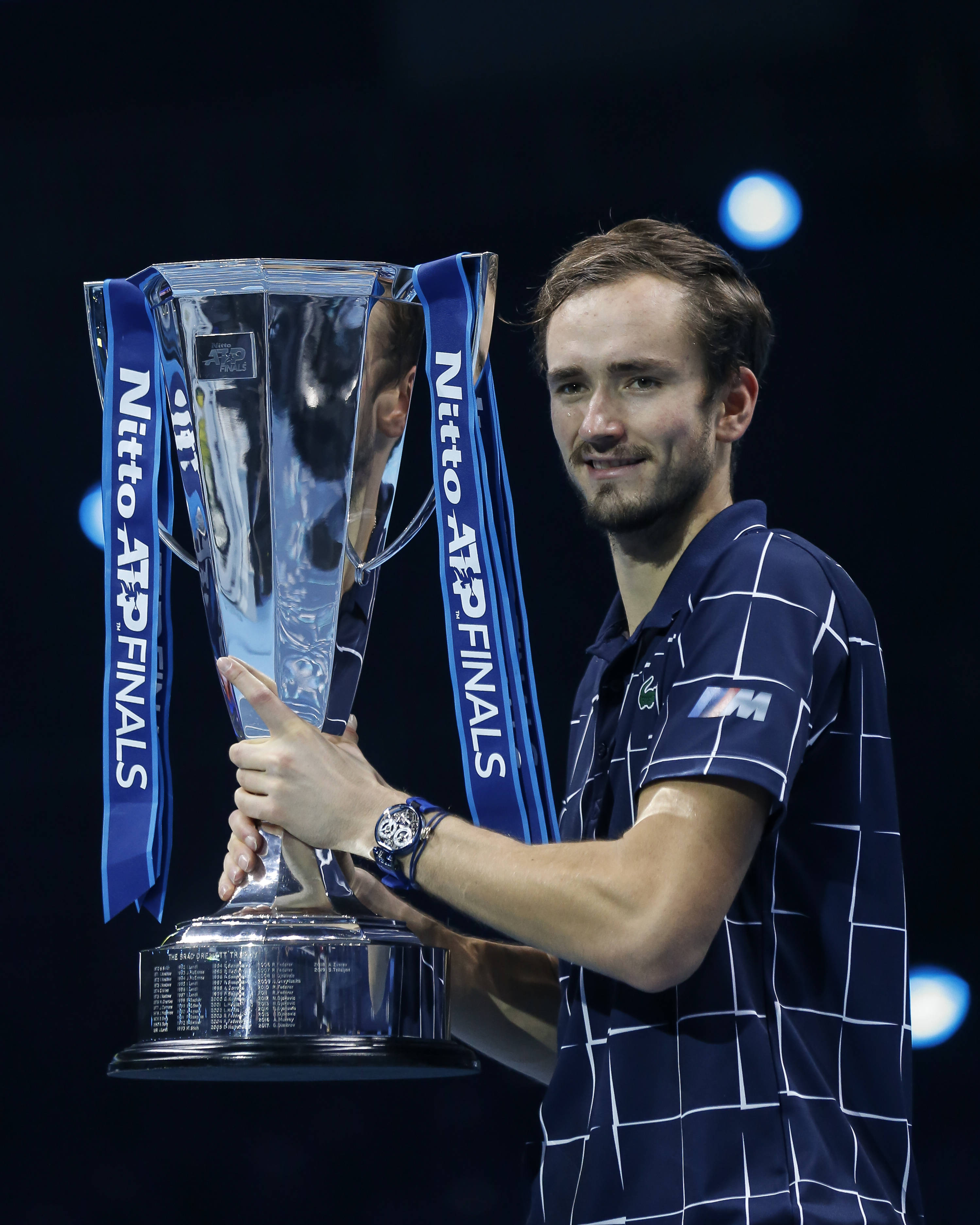 包含澳网轻取年终总决赛，梅德韦杰夫带队取胜的词条