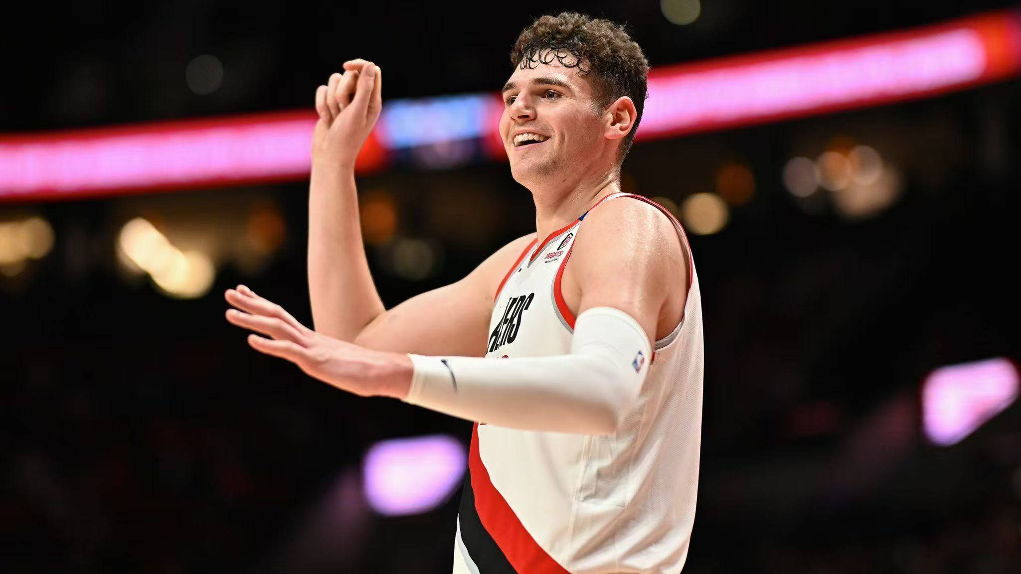 森林狼主帅点赞新秀表现，称其是未来之星