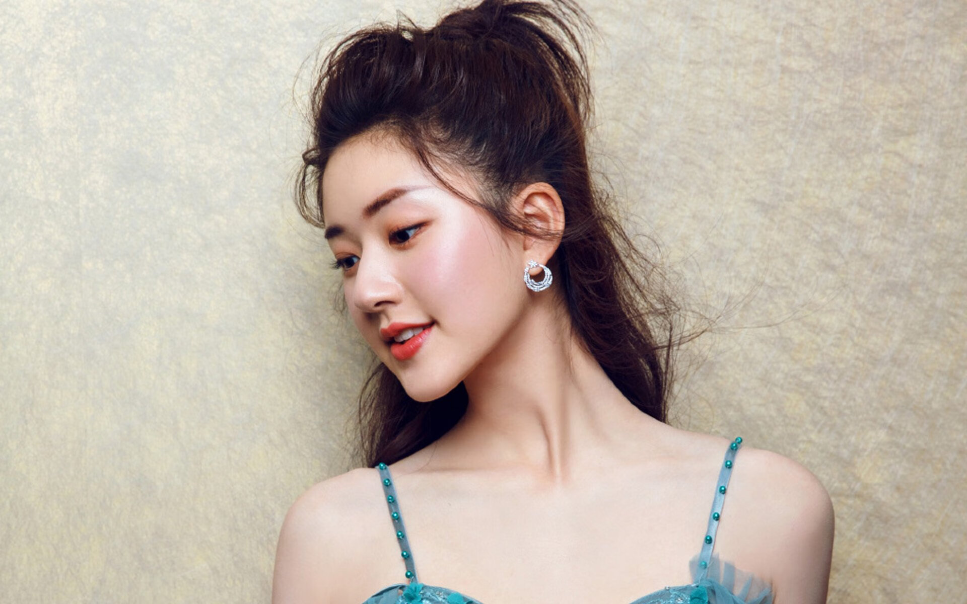 弗拉霍维奇一锤定音，高卢雄鸡惊险突围，里昂之夜的双重奏